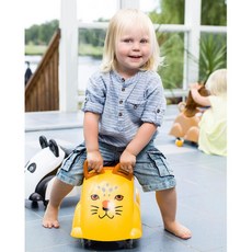 돌여자아기자동차