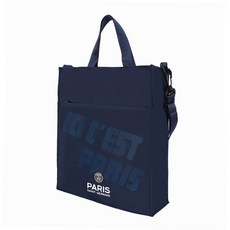 파리생제르맹 로고 포인트와 심플한 디자인으로 널찍한 수납공간을 가진 크로스백 형식의 보조가방