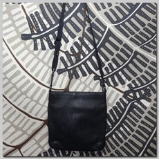 루이까또즈남성크로스백