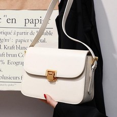 프라다손뜨개가방