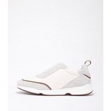 로로피아나스니커즈