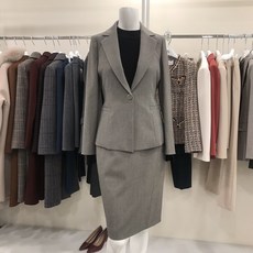 케이엘 KL 중앙로nc 라인핏 베이지잔체킹 치마정장세트
