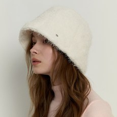 카인더베이비 boucle bucket hat - white