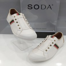 소다여성스니커즈