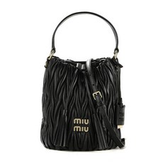  미우미우 23FW 5BE084 N88 NERO 여성 마테라세 숄더백  상품 이미지