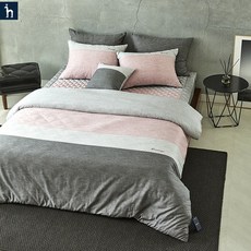 242f2fca4566a8d00a2918e354bb7bd71bda05a4ee11c7ce97615baa2ba5.jpg