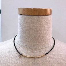 블랙스피넬나석