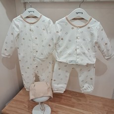 [선물추천]우주복+내의세트+모자~ 4종세트~ 신생아/출산/100일~선물추천~~ 아기자기 곰돌이패턴~ 많으수록 좋은 실내복에~ 신생아 필수 모자까지~