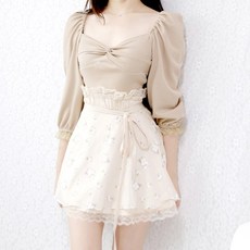 스퀘어넥셔링블라우스