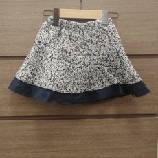 치크 CKWH18W4G 깔끔 단정 플레어 스커트