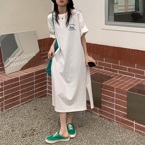 PIUM 데일리 레터링 박시 롱 원피스티