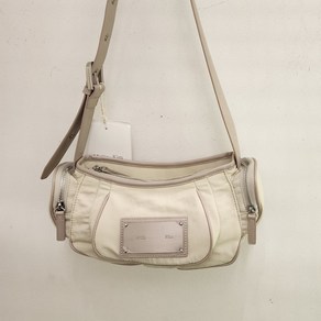 [당일발송] 4컬러 택1 마뗑킴 마들렌 백 라운드 여성 가방 MATIN KIM MADELEINE ROUND BAG MK2400BG057M + GRAD 정품보증택