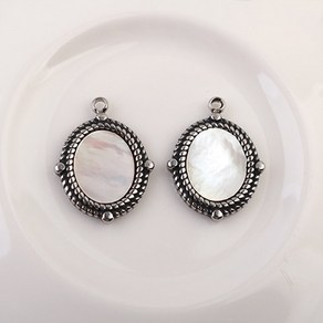 비즈아이 [8-100-05]써지컬스틸 펜던트 자개도트오벌 14x18mm 1개