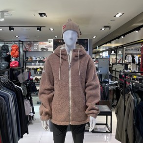 밀레 F/W 남녀공용 가을겨울 데일리 외투로 입기 좋은 부드러운 터치감과 따뜻한 보온력을 제공하는 남녀공용 보아 플리스 자켓