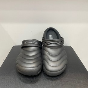 [ABC마트] 크록스 CROCS 클래식 라인드 오버퍼프 클로그 CLASSIC LINED OVERPUFF CLOG CRS210059