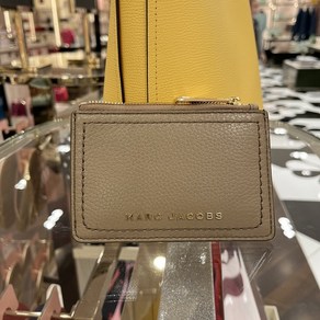 [미국직배송]빠른배송 마크제이콥스 MARC JACOBS THE GROOVE LEATHER ZIP TOP WALLET 마크제이콥스 레더 탑 짚 동전 지갑 호환 M0016972