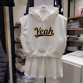 [소이] NC인천점 #24년 여름신상# 화이트 컬러의 치어리딩 크롭 후드 조끼+치어리딩 플리츠 스커트 @상하복세트