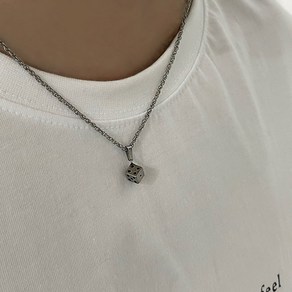 [루크문] 랜덤 다이스 써지컬스틸 꼬임체인 2mm 남녀공용 변색없는 체인 목걸이 / RANDOM DICE CHAIN NECKLACE