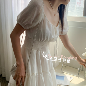 [페미닌/바캉스] 오프숄더가능! 리본 스퀘어 퍼프 밴딩 스모크 플레어 미니원피스