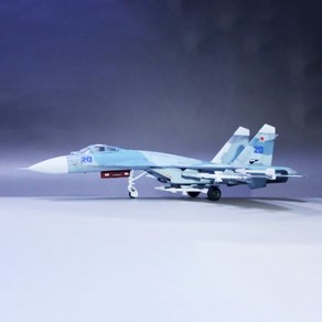 트럼페터 러시아 수호이 Su-27UB Flanker C 전투기 비행기 밀리터리 프라모델 1:144