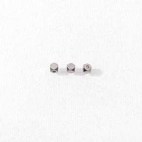 비즈아이 [8-129-05]써지컬스틸 펜던트 16각볼통과형 4mm 무도금 1개