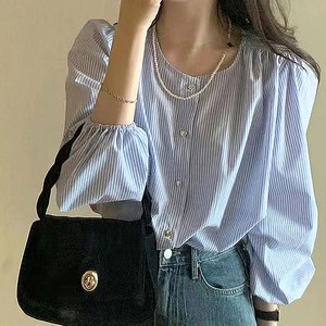 페이퍼먼츠 헨리넥 스트라이프 볼륨 숄더 블라우스 23373