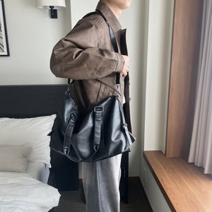 [당일출고] 남자 가죽 레더 미니멀 크로스백 가방 여행가방 수납좋은 데일리 가방 회사가방 (남녀공용)