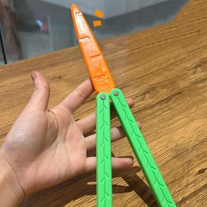 당근칼 발리송 틱톡나이프 피젯 토이 3D 장난감칼 4개 1세트