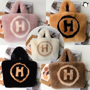 살수펭귄 페이크퍼 로고 크로스백 겨울 털가방 여성 토트백