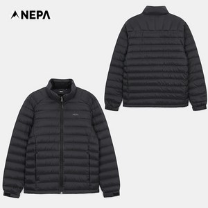 네파_NEPA_남성 간절기 시즌 다양한 착장에 적합한 스타일 양쪽 핸드 포켓에 지퍼를 적용하여 안전하게 소지품 수납 가능한 라이트 스탠드 칼라 경량 다운 자켓_7K72084