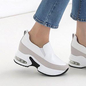 천연소가죽 티안나는 8cm키높이 에어굽 슬립온 운동화 스니커즈