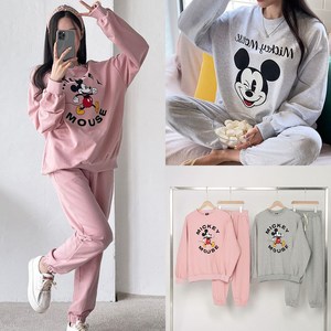 [이울]국내생산 여성 긴팔 조거 맨투맨 디즈니 정품 미키 레터링 프린팅 츄리닝 홈웨어 운동복 트레이닝복 투피스 상하세트