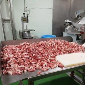 김치 찌개 용 돼지 고기 돈 전지 앞다리살 제육볶음 비지(민찌 잡채는 후지) 2키로 1개 단가입니다!, 찌개용 2kg