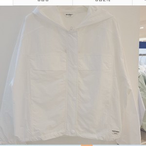 에꼴리에 [동아백화점수성점 ] *여름 이월* 코디 쉬운 화이트 크롭 야상 점퍼 23B0153