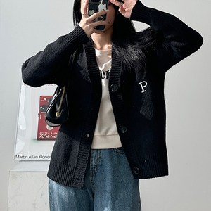 데일로엔 여성 오버핏 브이넥 알파벳 자수 가디건