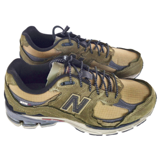 New Balance 解構破壞鞋扣運動鞋 2002R