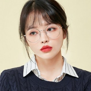더브릴레 블루라이트 차단 안경 착용 모습