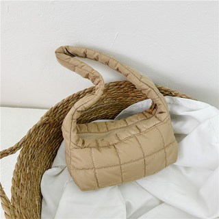 힐리오 미니 퀼팅 핸드 구름백