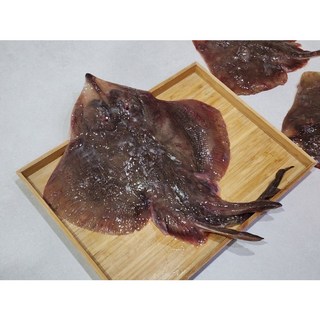 국내산 군산 급냉 간재미 2.4kg(4-6미내외) 간재미 찜 탕 회 조림, 2개, 1..2kg / 2-3미