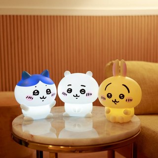 멀티 컬러로 빛나는 치이카와스탠드라이트!