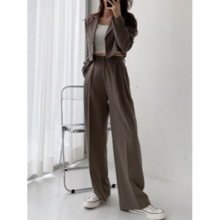 [3color] 애드솔 크롭 자켓 + 핀턱 팬츠 투피스 세트