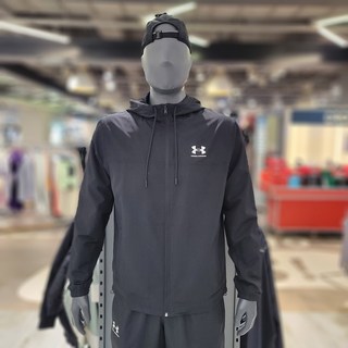 [언더아머] NC강남점 부드럽고 가벼운 안감 메쉬 바람막이 남성 UA 라이벌 우븐 윈드브레이커 재킷 블랙 1390149-[001]