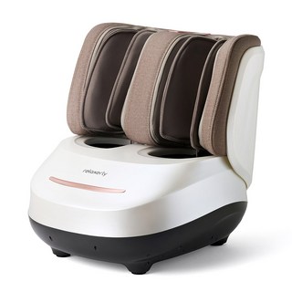 다리 마사지기를 사용하는 모습