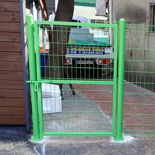 휀스철문 출입문