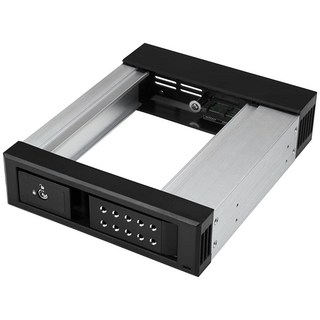 StarTech.com 5.25인치에서 3.5인치 트레이리스 하드 드라이브 핫 스왑 베이 - 3.5인치 SATA/SAS 드라이브용 탈착식 하드 드라이브 베이 - 알루미늄 (HS