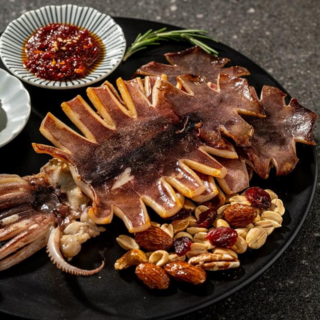 꿈에바다 구룡포 피데기 반건조 오징어 10마리 산지직송, 1개, 왕특대 180g x 5마리 (900g)