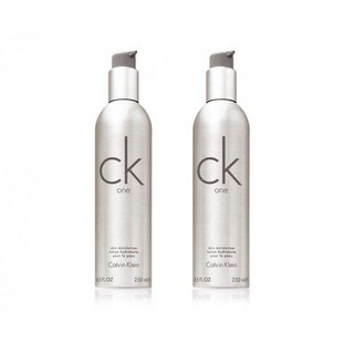 CK ONE 모이스춰라이저 사용 모습