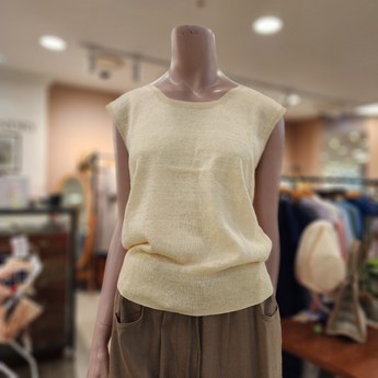 BCBG 블라우스 스타일 분석: 당신의 일상을 빛내줄 7가지 선택 3 bcbg블라우스-추천-상품