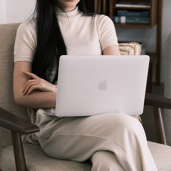 MacBook에 추가적인 보호와 스타일을 제공하는 케이스-추천-상품