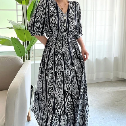 네모엔룩 여성용 패턴롱 브이넥 반오픈 바캉스 휴양지룩 루즈핏 2단프릴 나염 기하 반소매 롱 원피스 NL